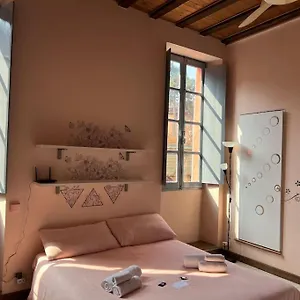 Minimal Con Travi A Vista Appartamento
